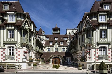 HOTEL NORMANDY .